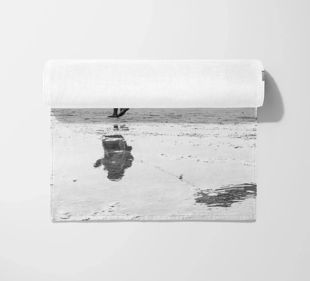 Man with his camel telo mare da photolovers