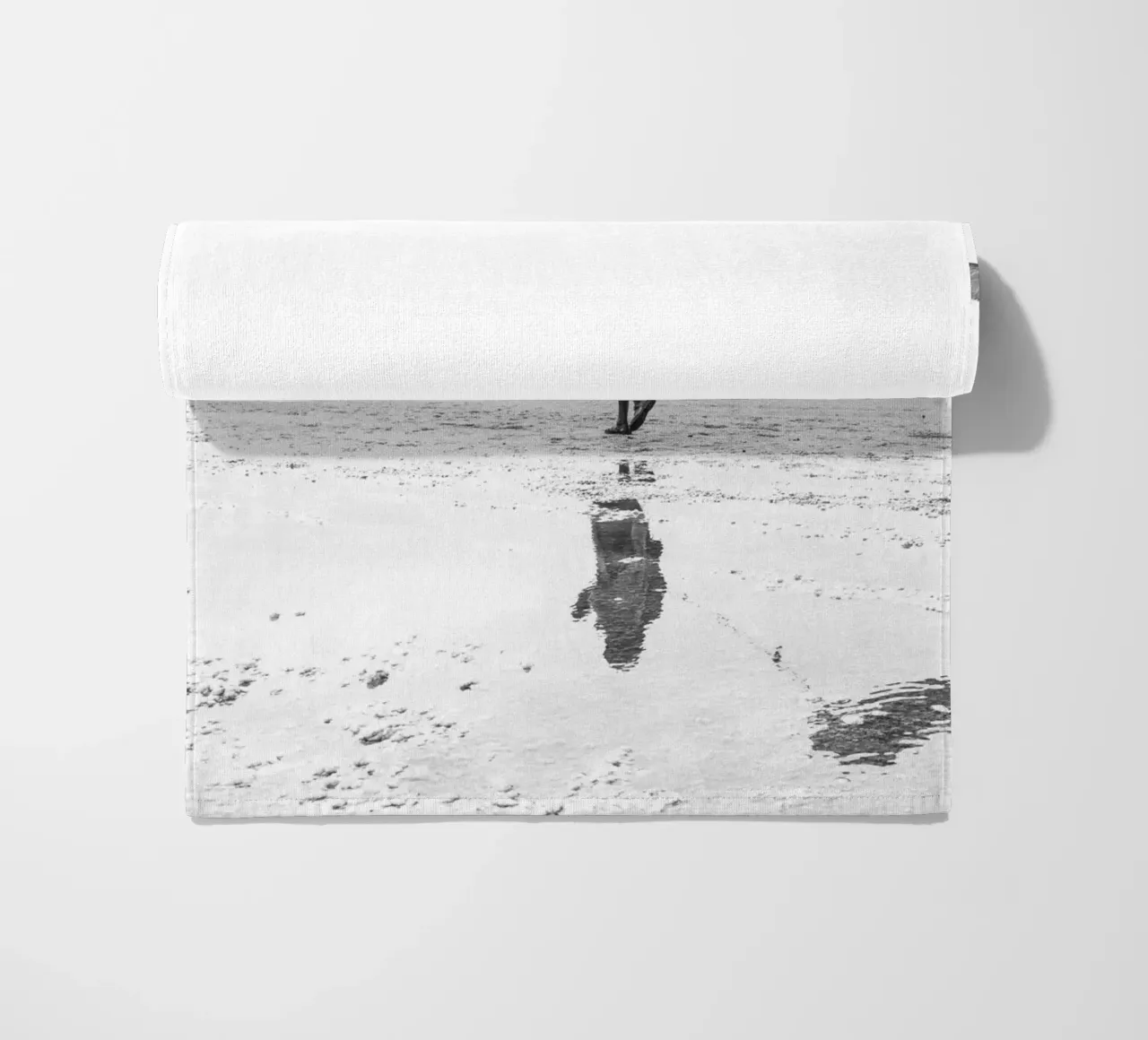 Man with his camel telo mare da photolovers