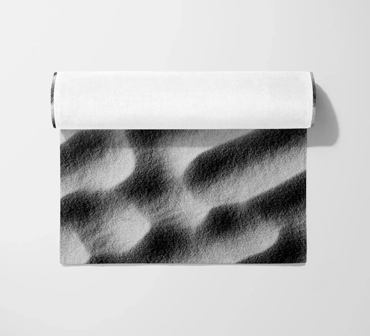 Abstract sand art in black and white telo mare da photolovers