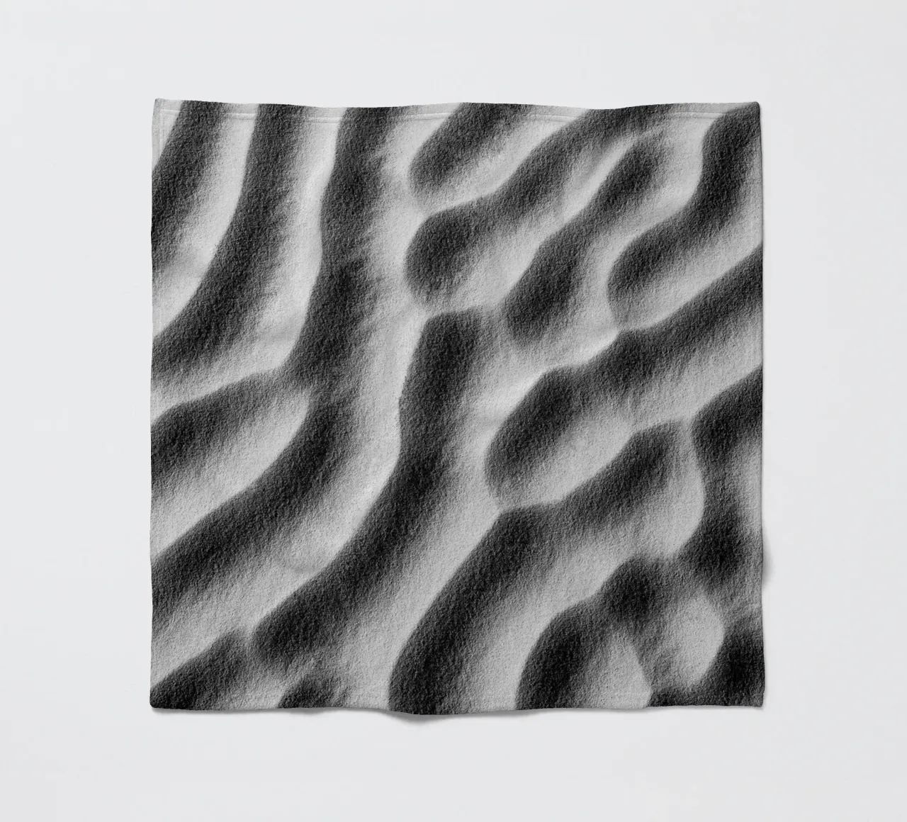 Abstract sand art in black and white coperta in pile da photolovers