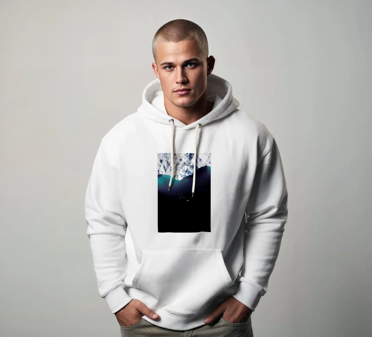 Gliding Through the Deep felpa con cappuccio da EyeEm Mobile GmbH