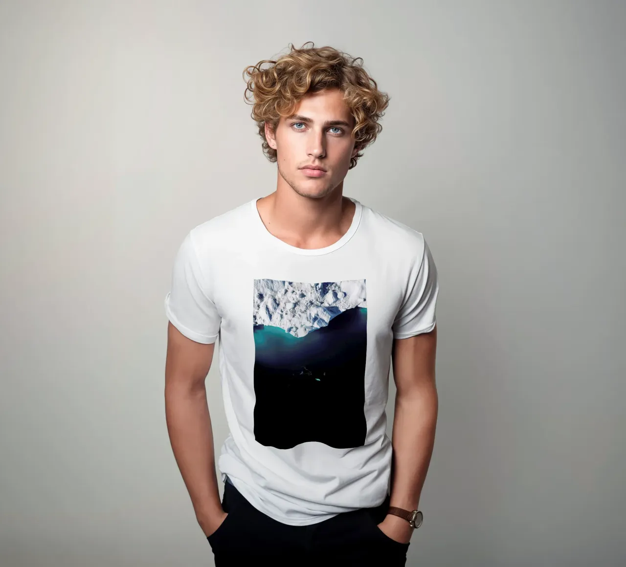 Gliding Through the Deep t-shirt da EyeEm Mobile GmbH