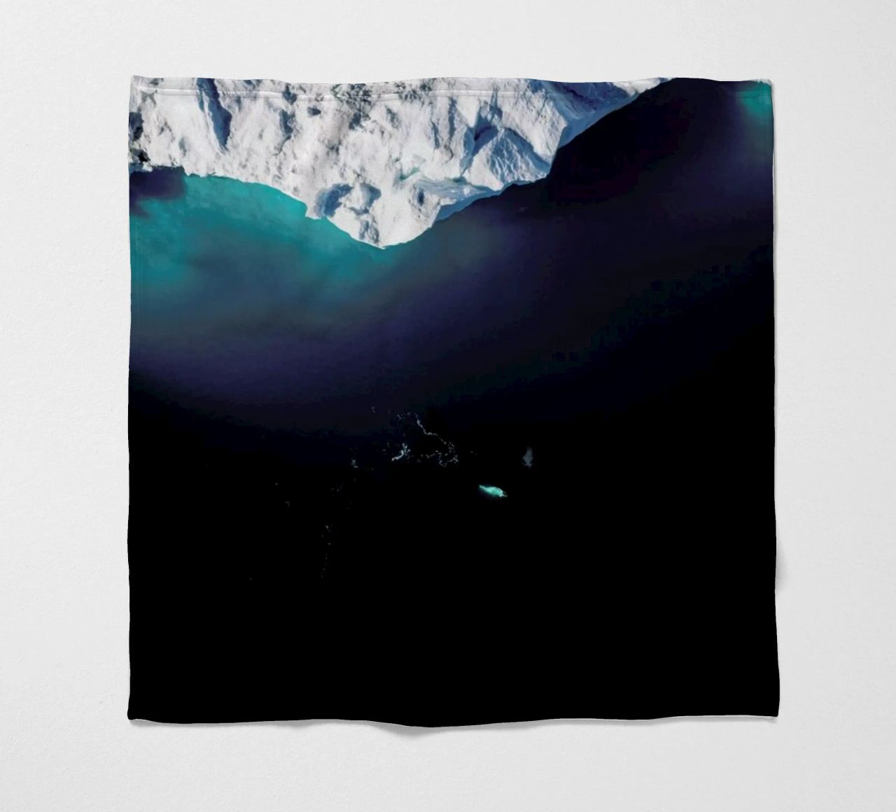 Gliding Through the Deep coperta in pile da EyeEm Mobile GmbH