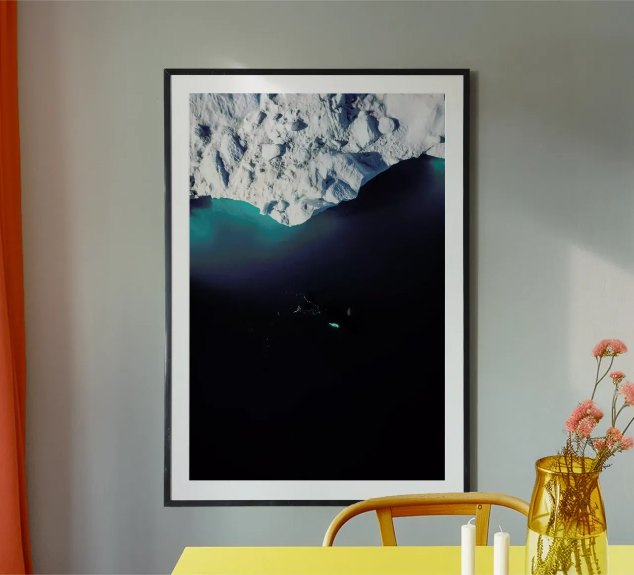 Gliding Through the Deep poster con telaio in alluminio da EyeEm Mobile GmbH