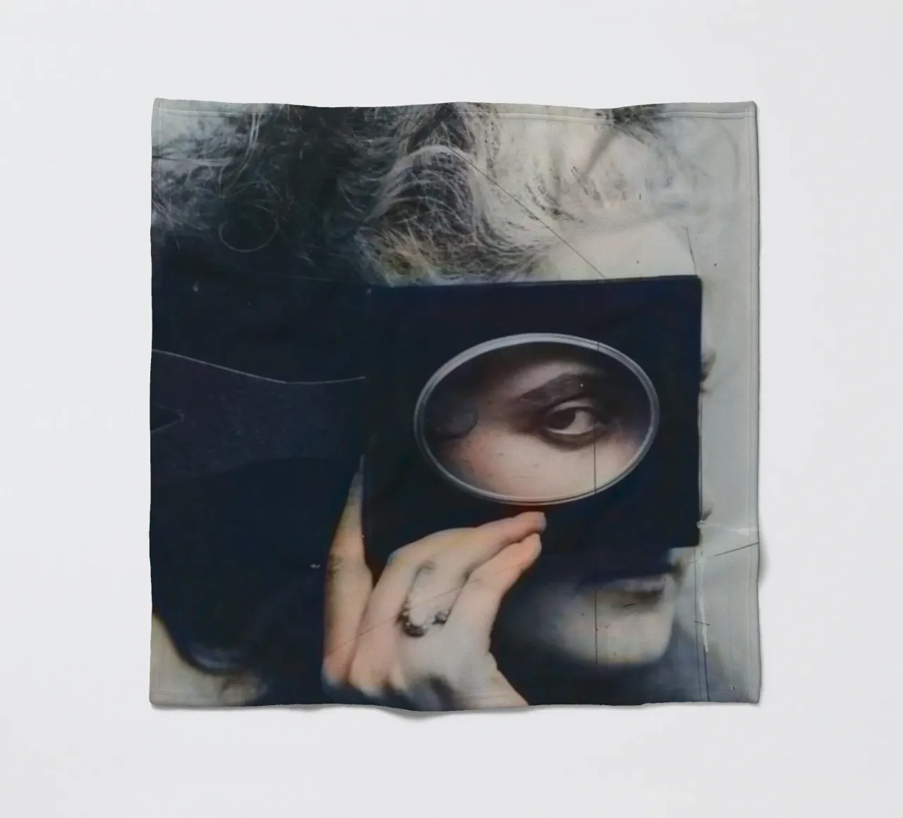 Scherzo Glow | Press Play Art Print Remix coperta in pile da Press Play Art Prints