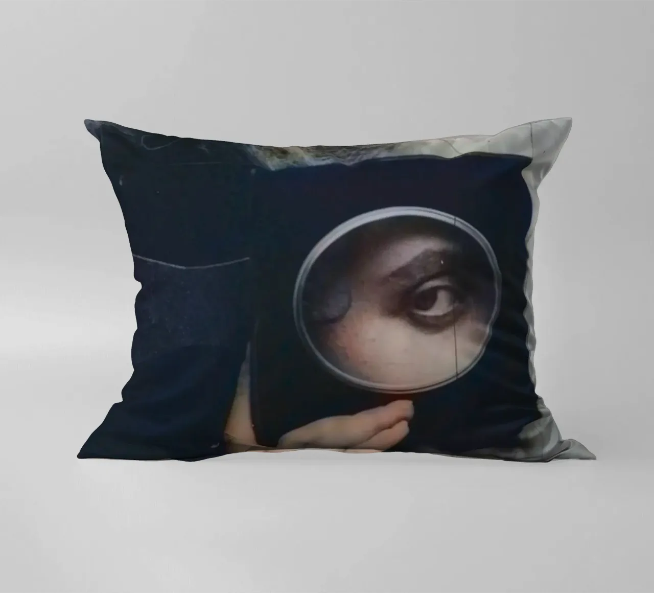 Scherzo Glow | Press Play Art Print Remix cuscino da Press Play Art Prints
