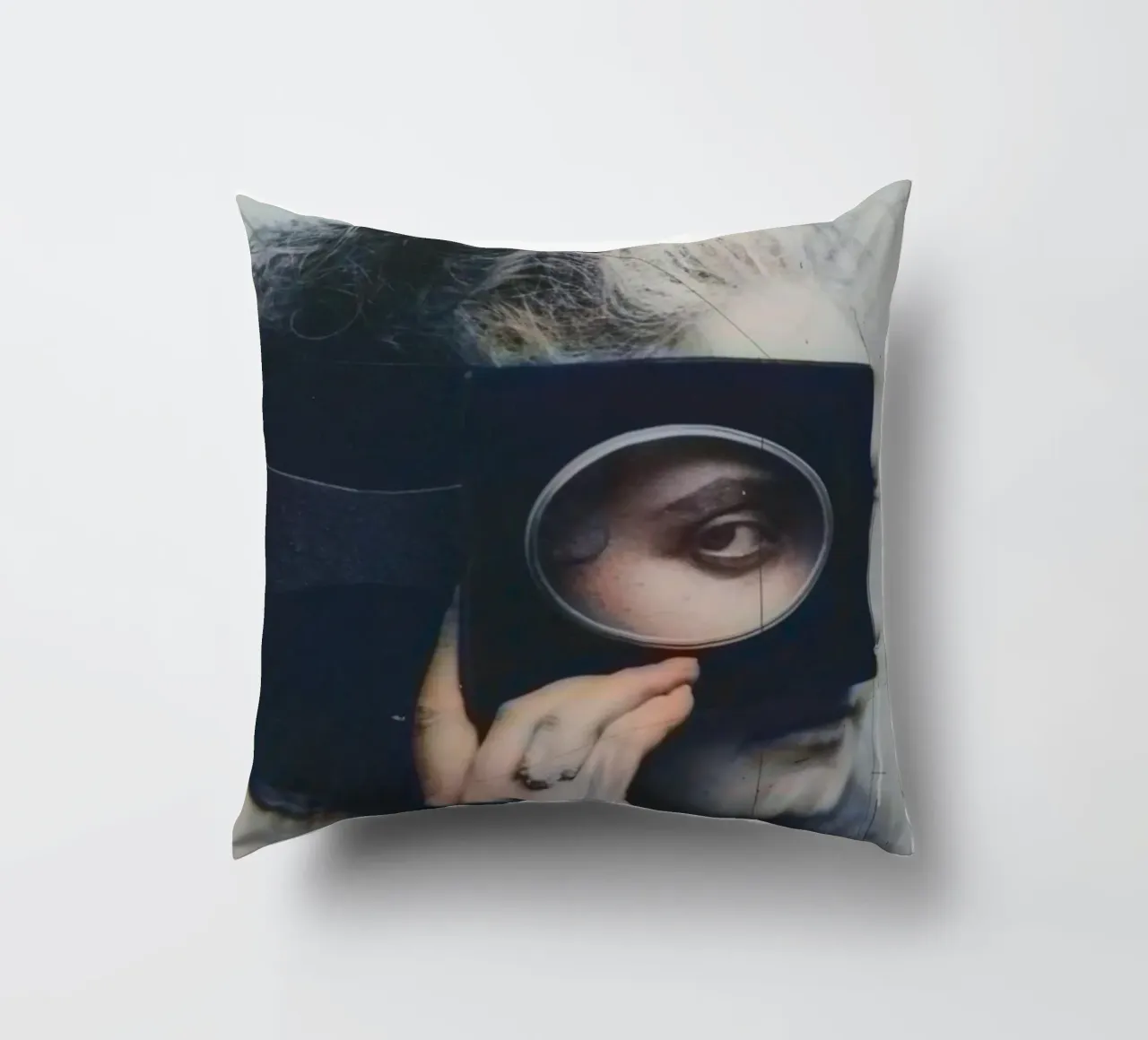 Scherzo Glow | Press Play Art Print Remix cuscino da Press Play Art Prints