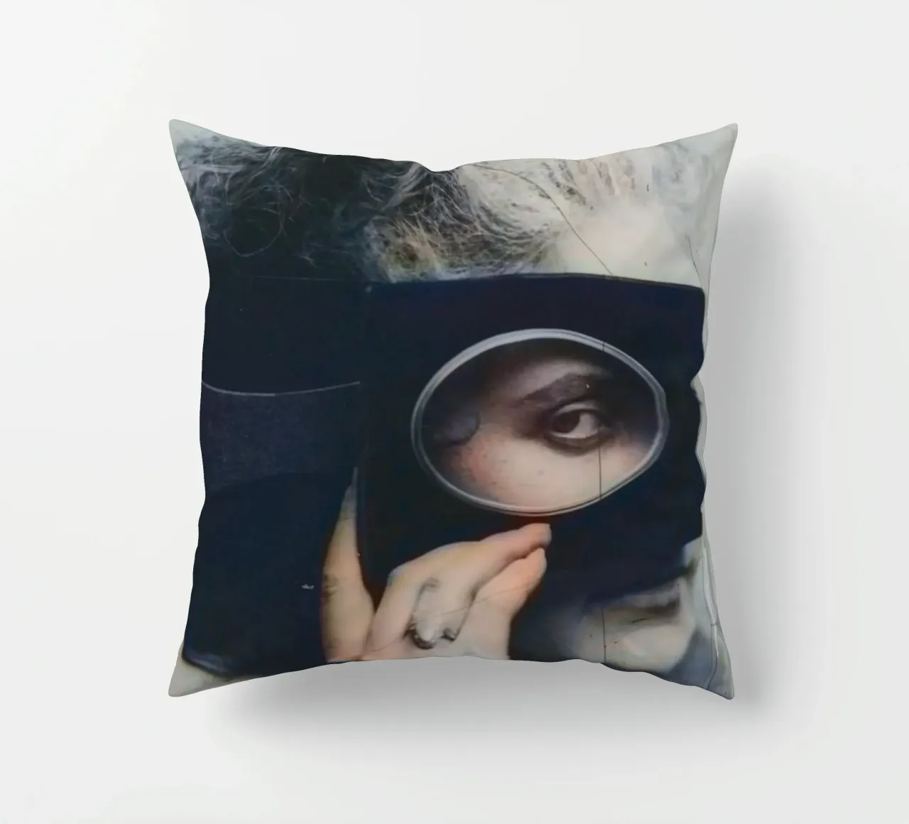 Scherzo Glow | Press Play Art Print Remix cuscino da Press Play Art Prints