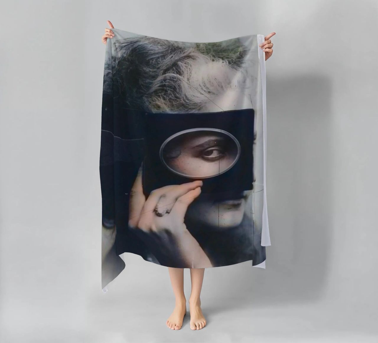 Scherzo Glow | Press Play Art Print Remix telo mare da Press Play Art Prints