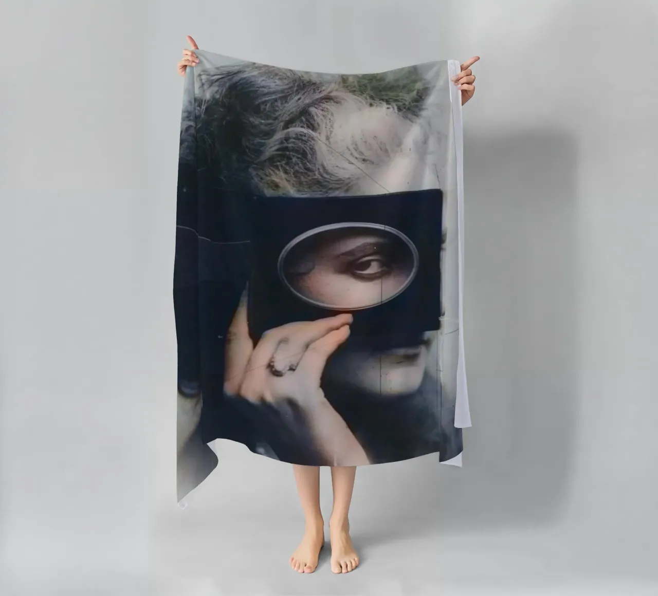 Scherzo Glow | Press Play Art Print Remix telo mare da Press Play Art Prints