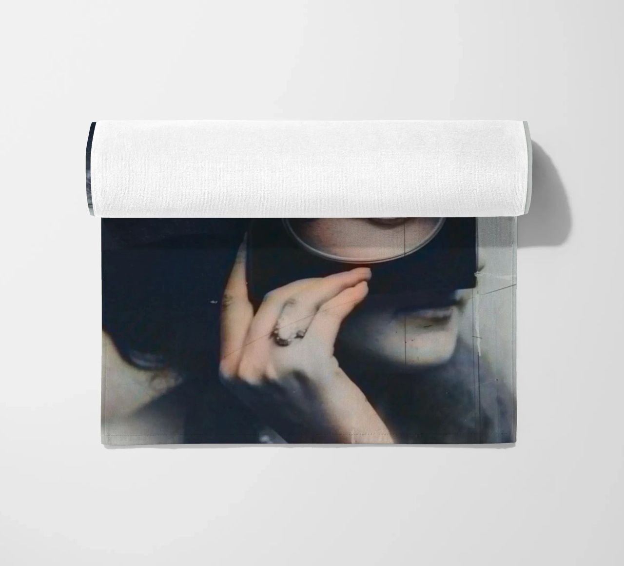 Scherzo Glow | Press Play Art Print Remix telo mare da Press Play Art Prints