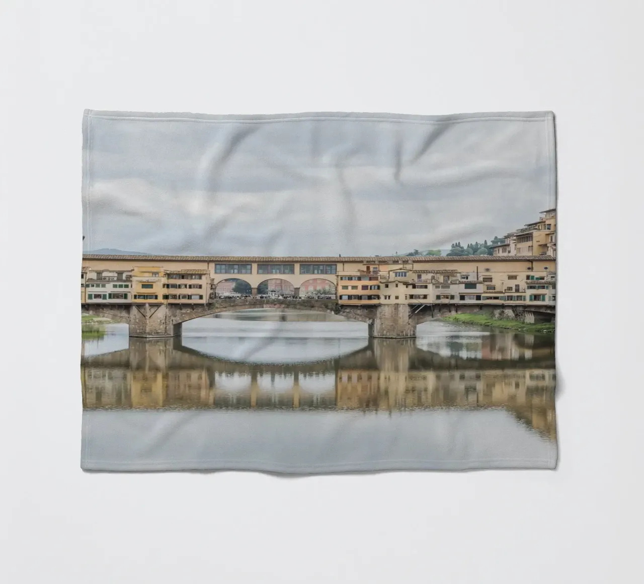 Ponte Vecchio in Florence coperta in pile da photolovers