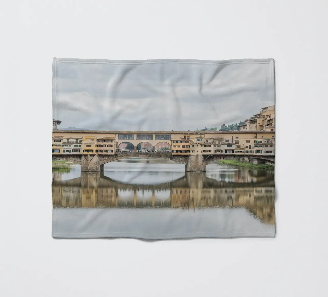 Ponte Vecchio in Florence coperta in pile da photolovers