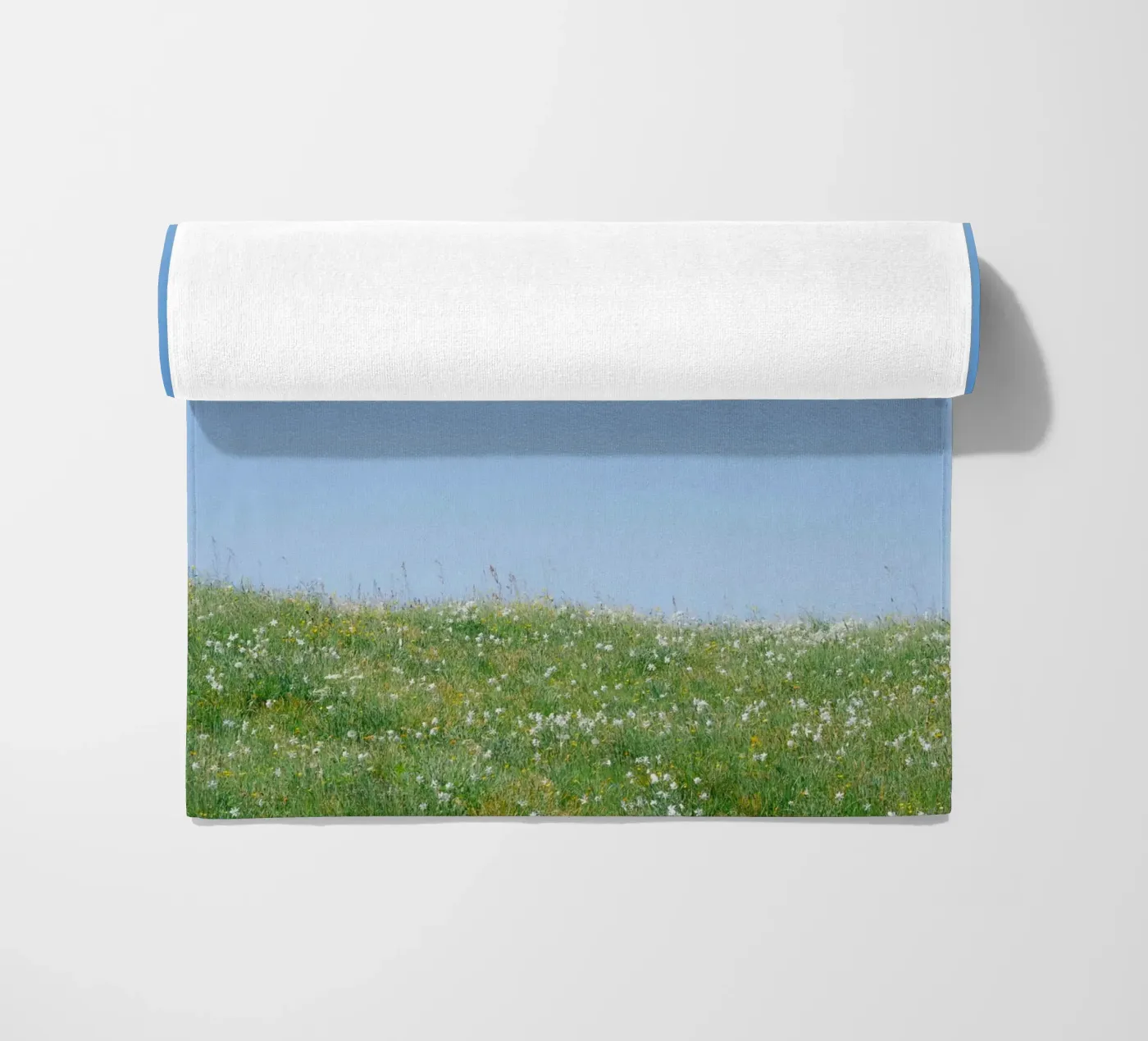 cloud enkele cloud strandhanddoek van Earthly Visions