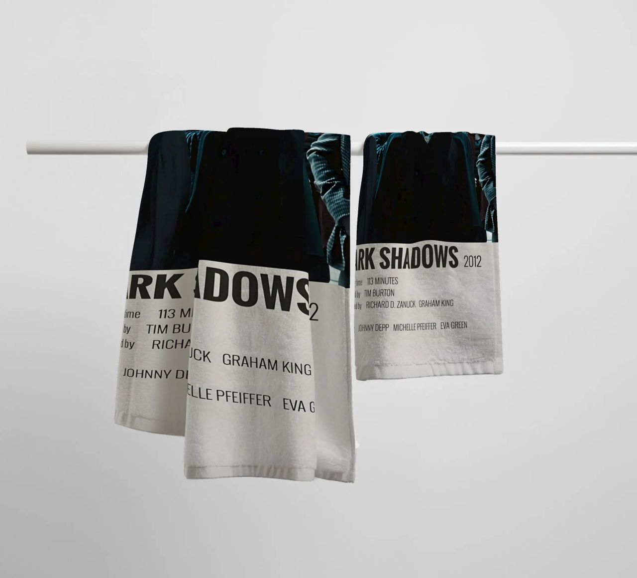 DARK SHADOWS 2012 asciugamano da bagno da MVFminimalist