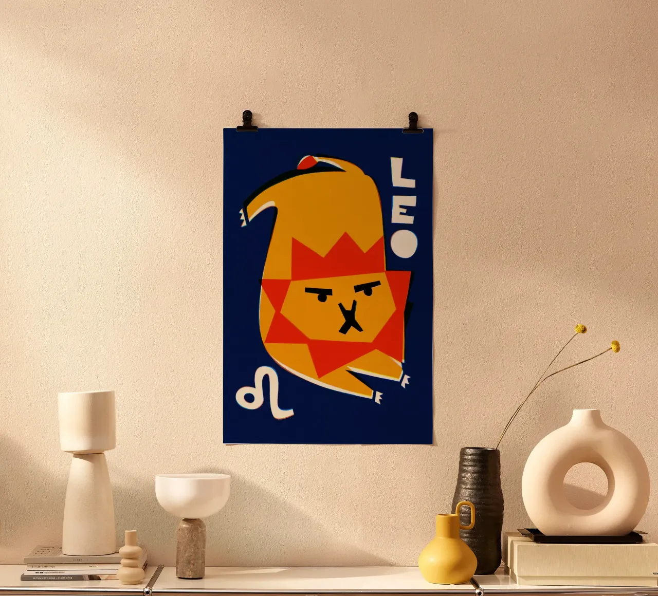 Zodiaco Leone poster con telaio in legno da Fox & Velvet