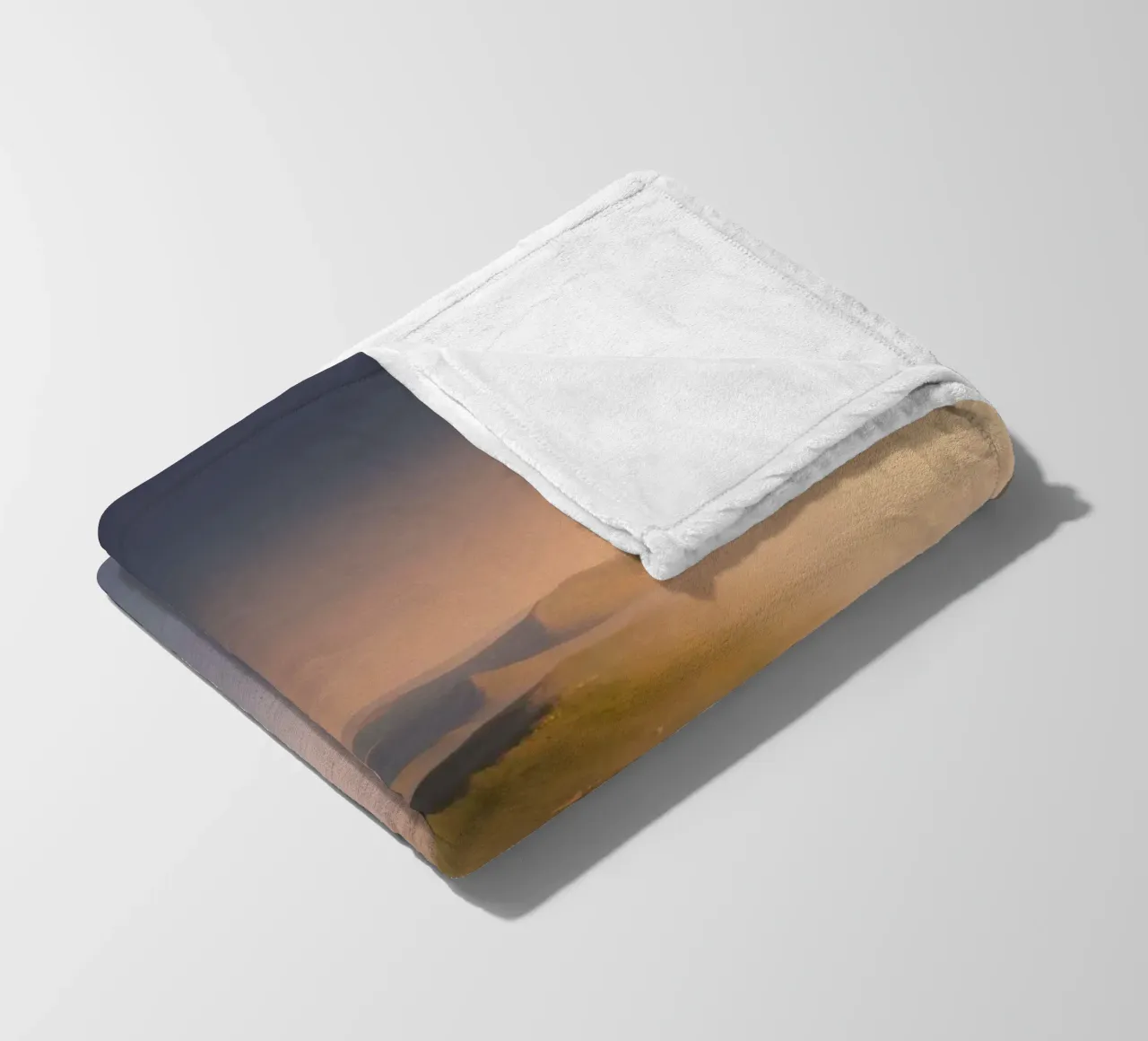 nebbia sulle colline coperta in pile da Earthly Visions