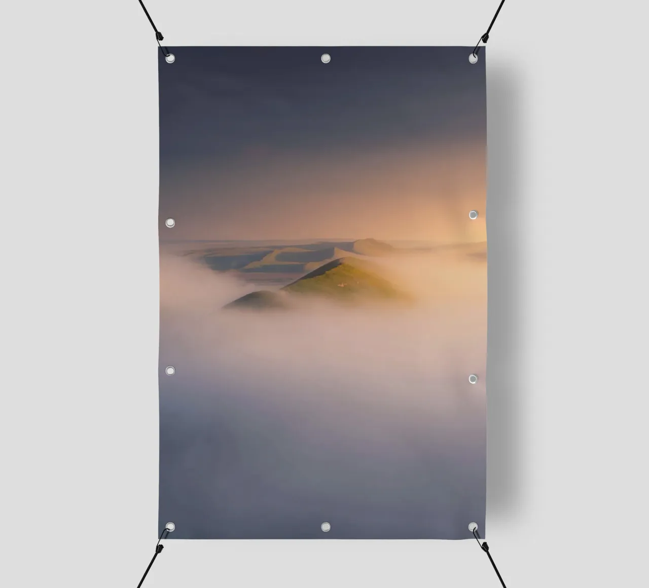 nebbia sulle colline telo in pvc da Earthly Visions