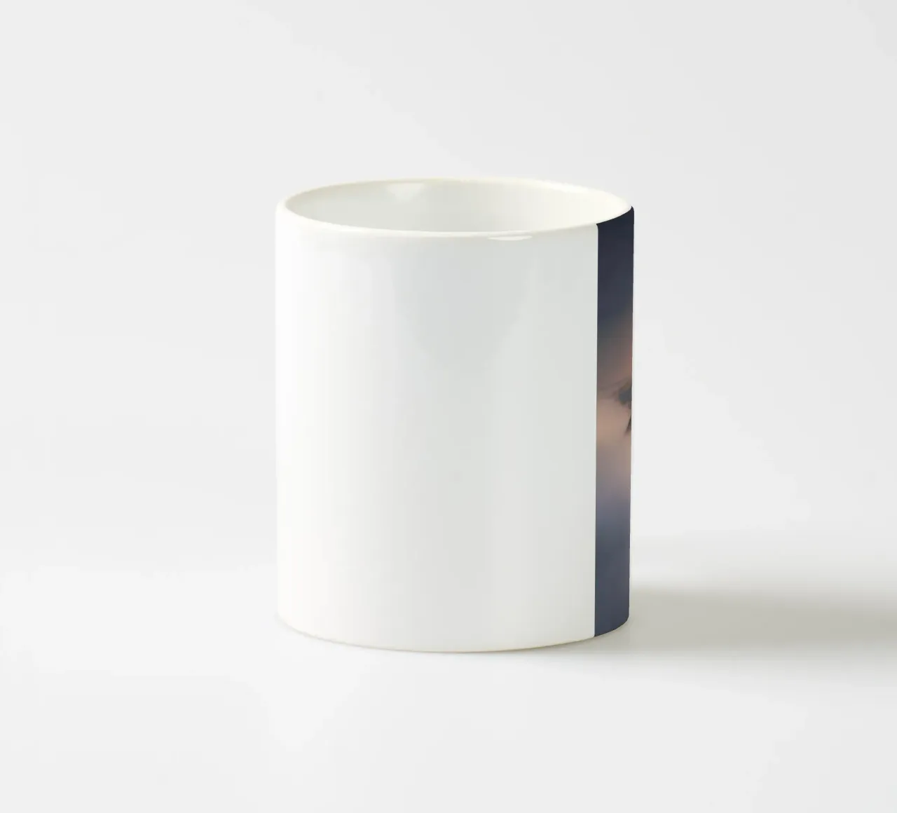 nebbia sulle colline tazza in ceramica da Earthly Visions