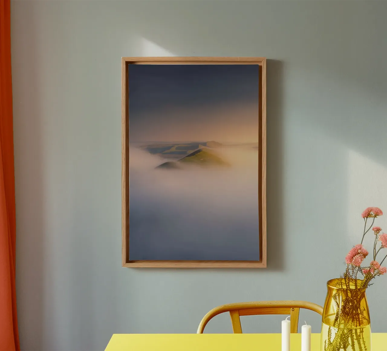 mist in de heuvels canvas met Baklijst van Earthly Visions