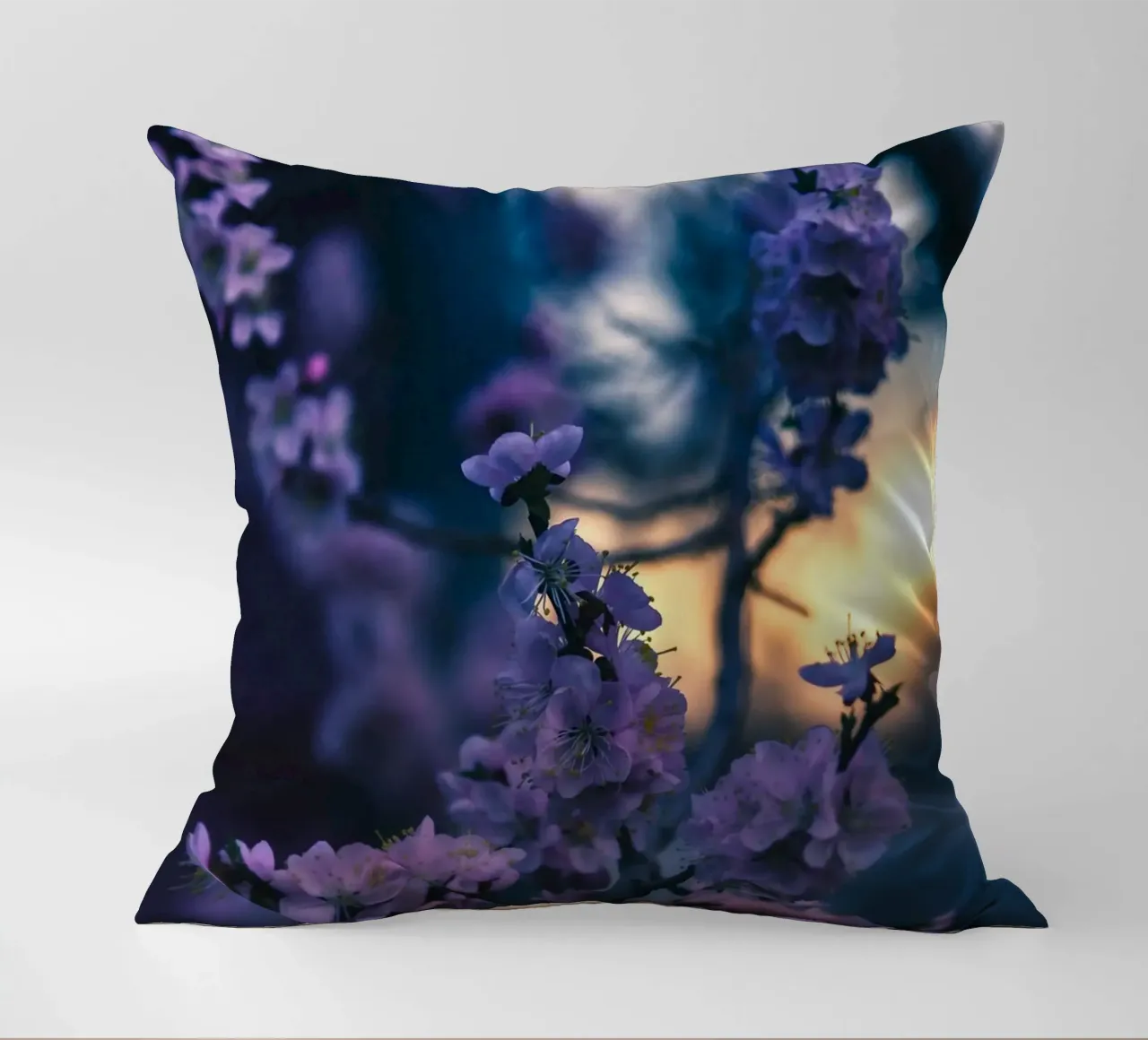 fiori di ciliegio cuscino da Earthly Visions