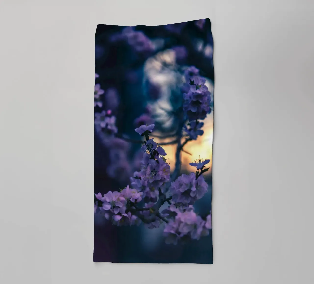 fiori di ciliegio asciugamano da bagno da Earthly Visions