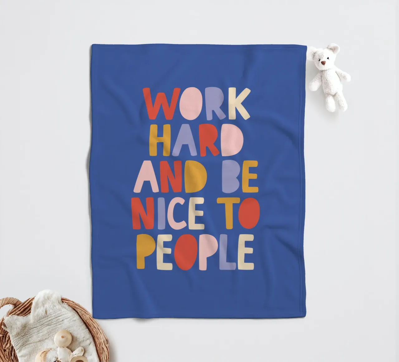 Lavorare sodo ed essere gentili con le persone coperta in pile da THE MOTIVATED TYPE