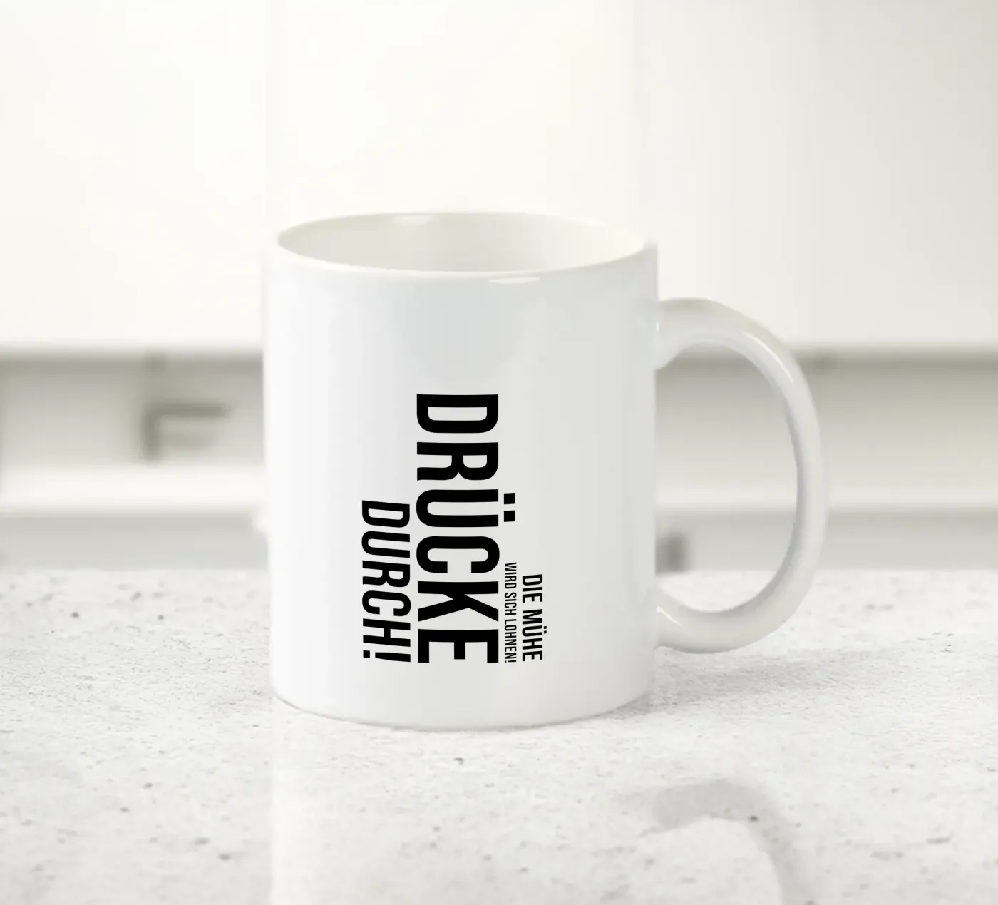Press through mug en céramique de YV TYPOGRAPHY