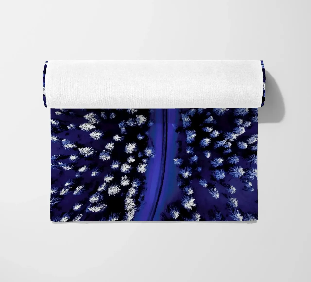 Snowcapped Pines telo mare da EyeEm Mobile GmbH