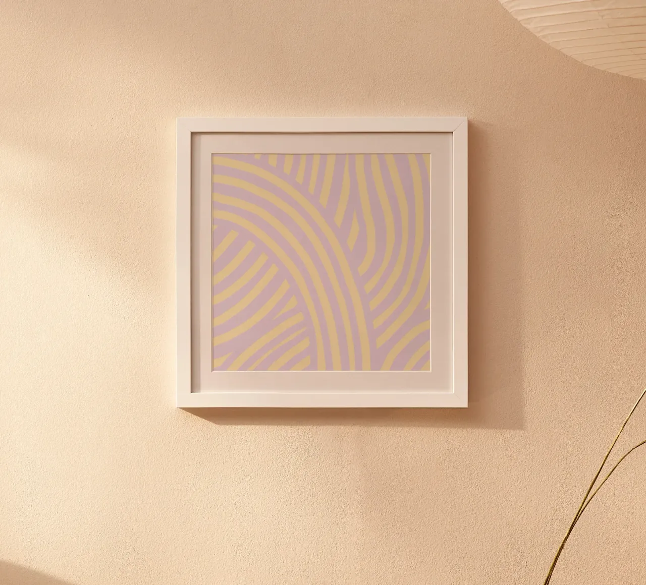 Righe viola e gialle pastello poster con telaio in legno da Little Dean