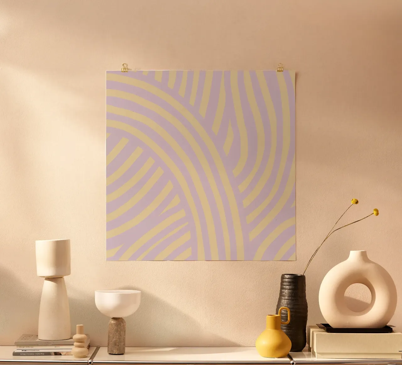 Righe viola e gialle pastello poster con telaio in legno da Little Dean