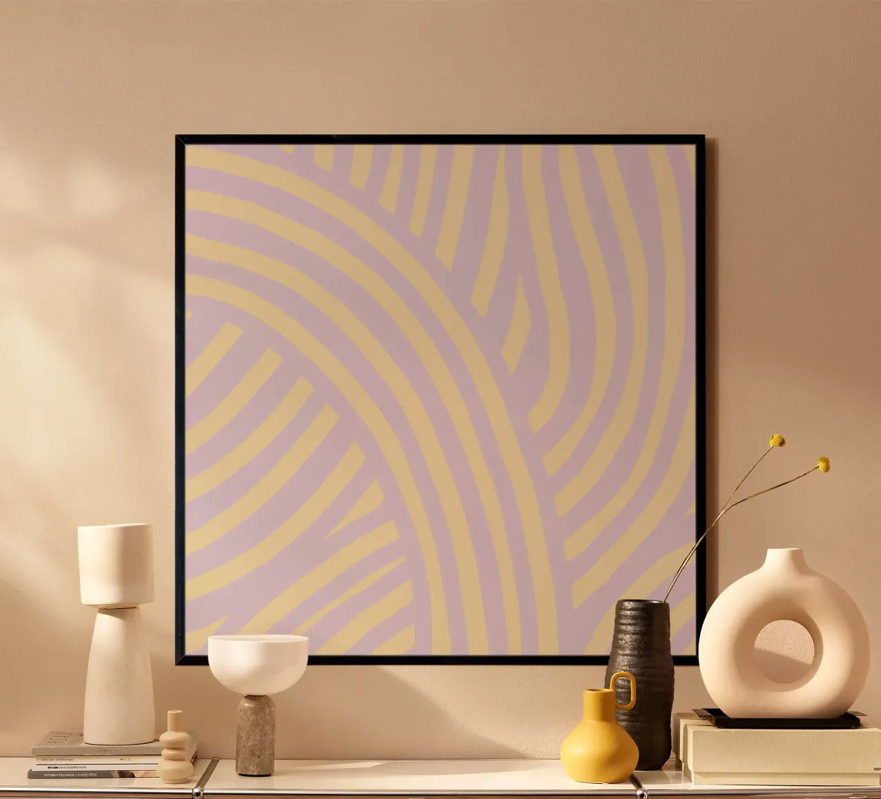 Righe viola e gialle pastello poster con telaio in legno da Little Dean