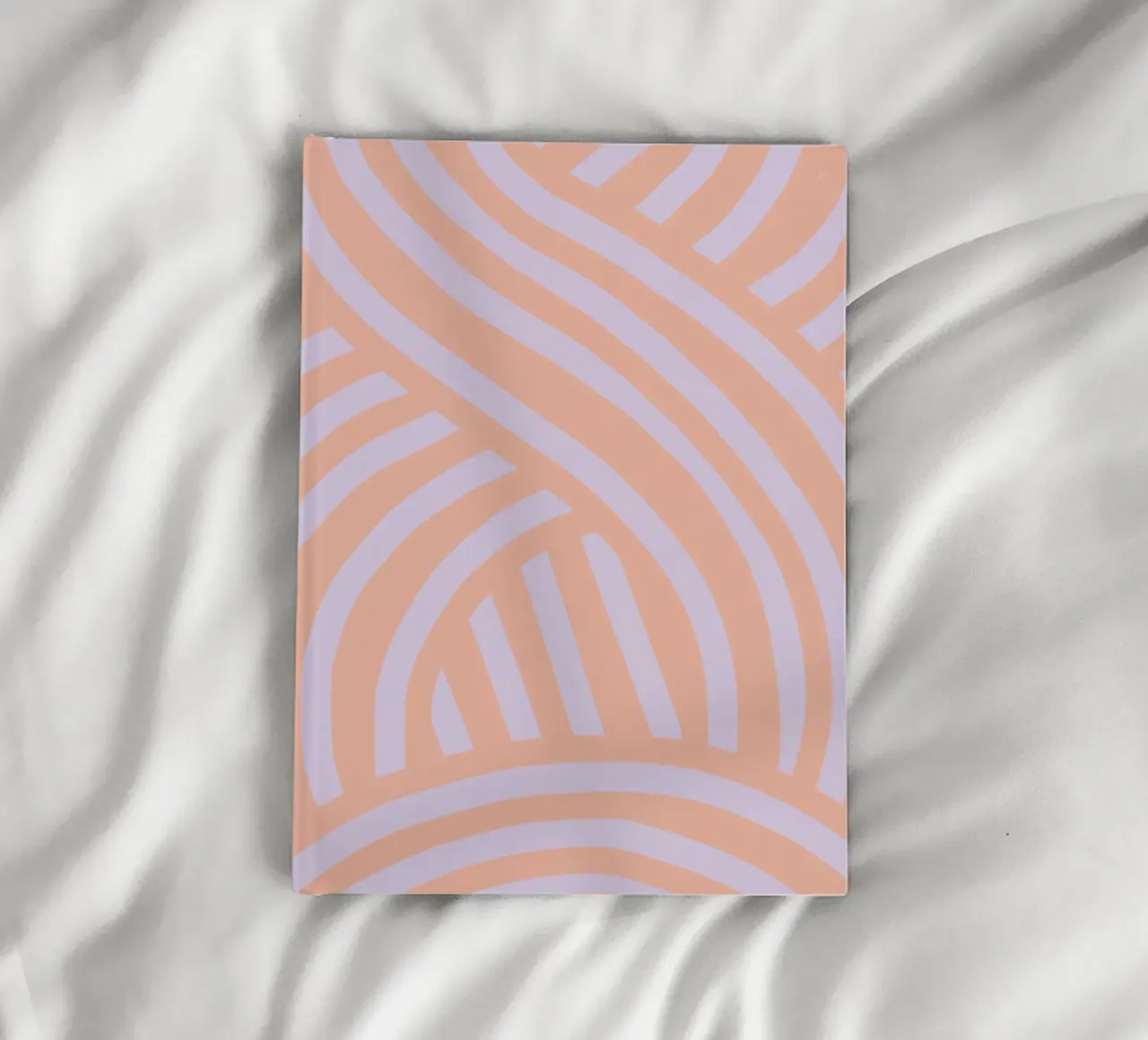 Pastellrosa und lila gestreift Notizbuch von Little Dean