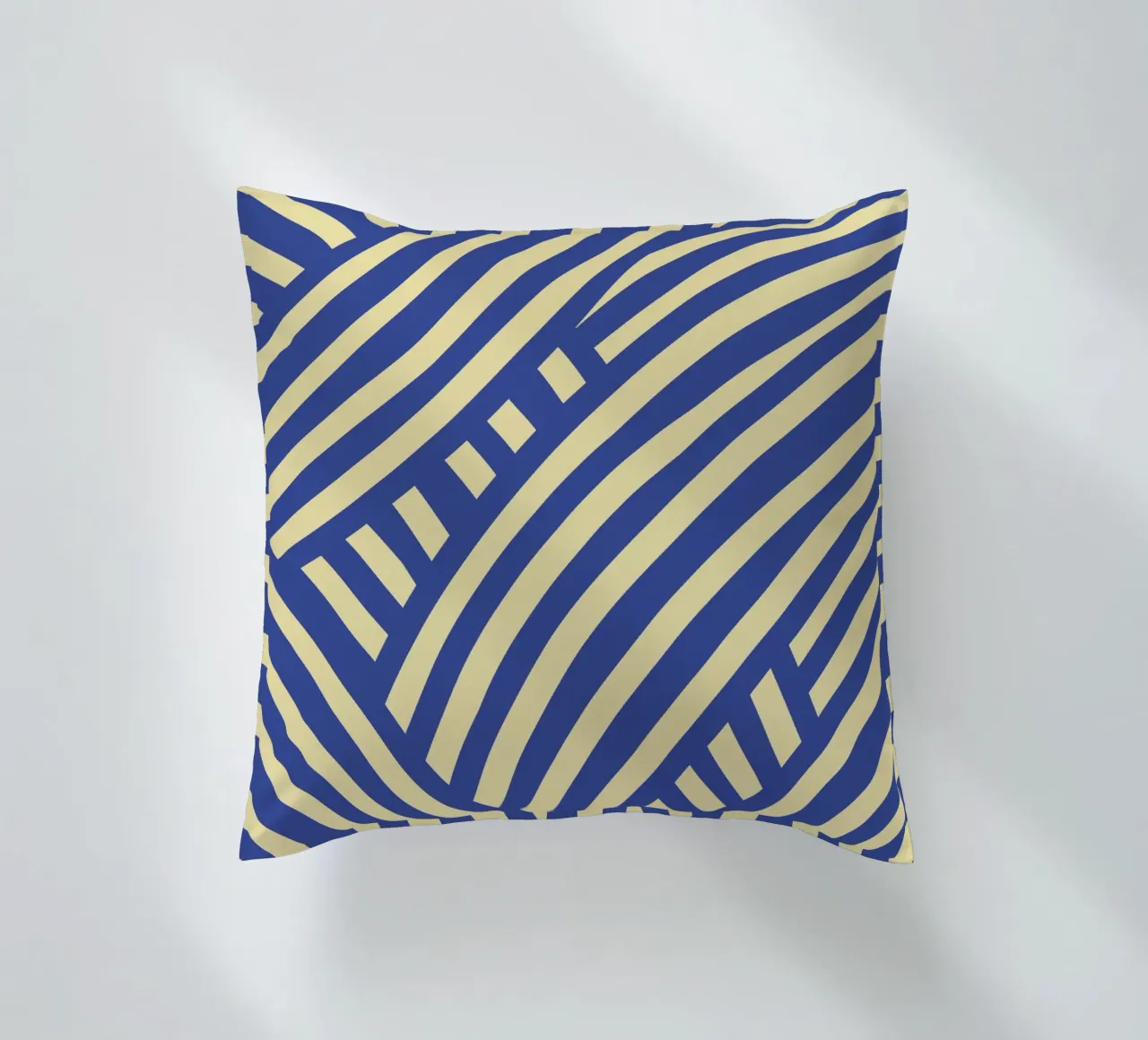 Striscia astratta blu e gialla cuscino da Little Dean