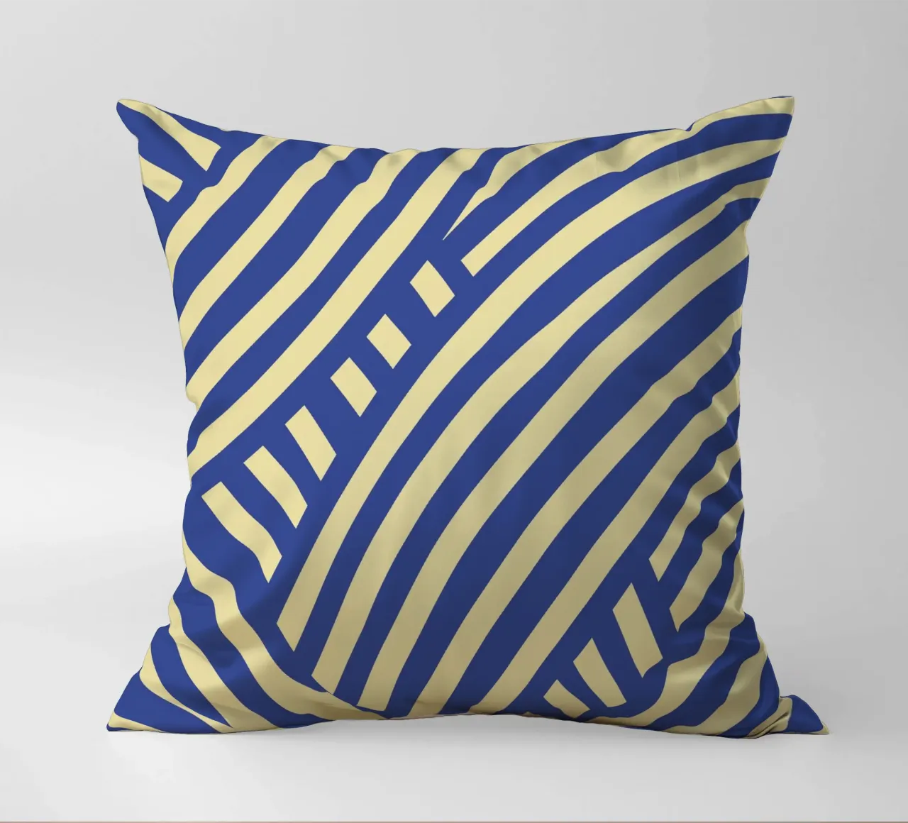 Striscia astratta blu e gialla cuscino da Little Dean