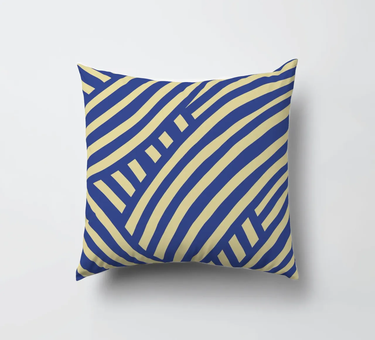 Striscia astratta blu e gialla cuscino da Little Dean