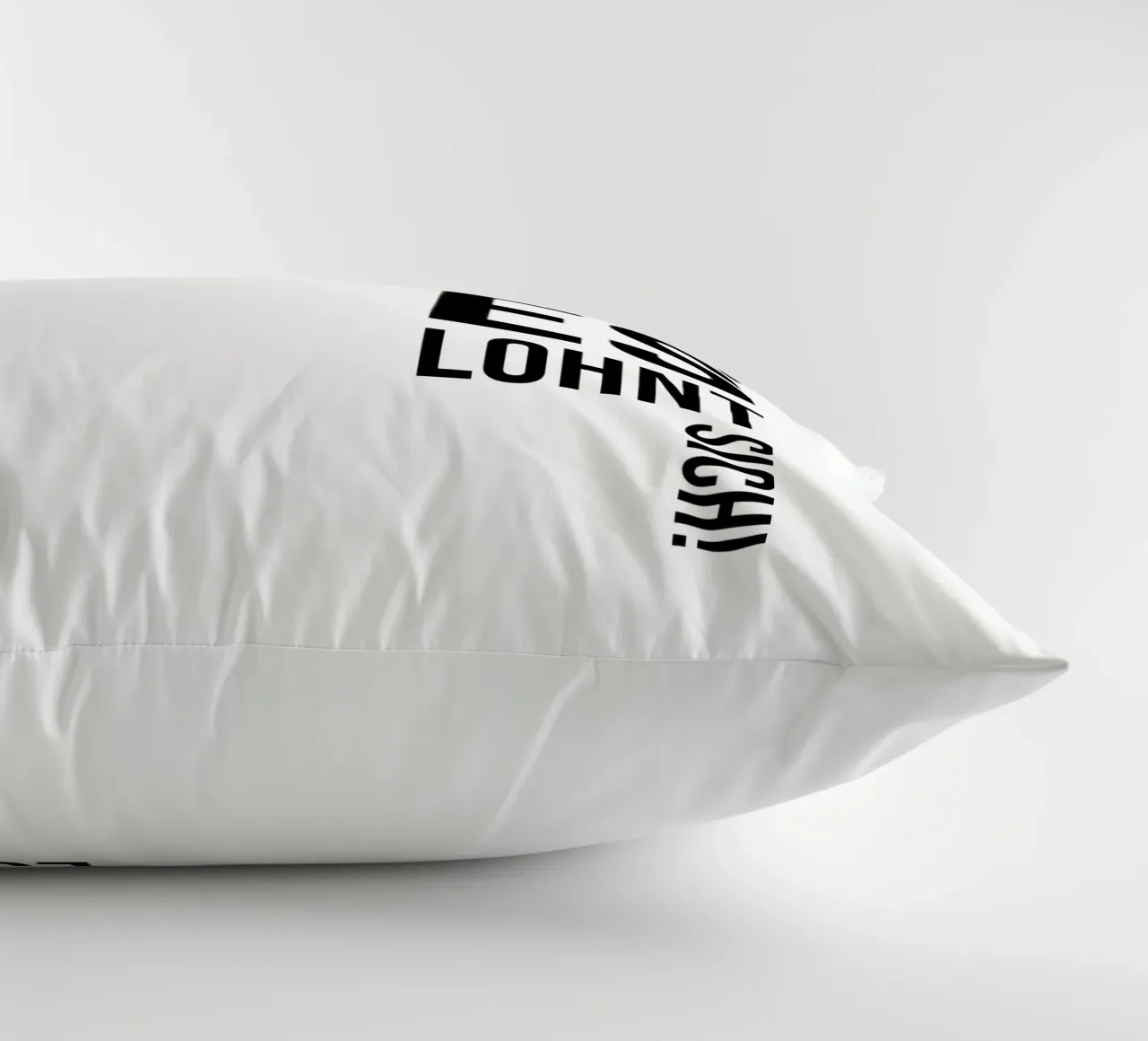 Combattere cuscino da YV TYPOGRAPHY