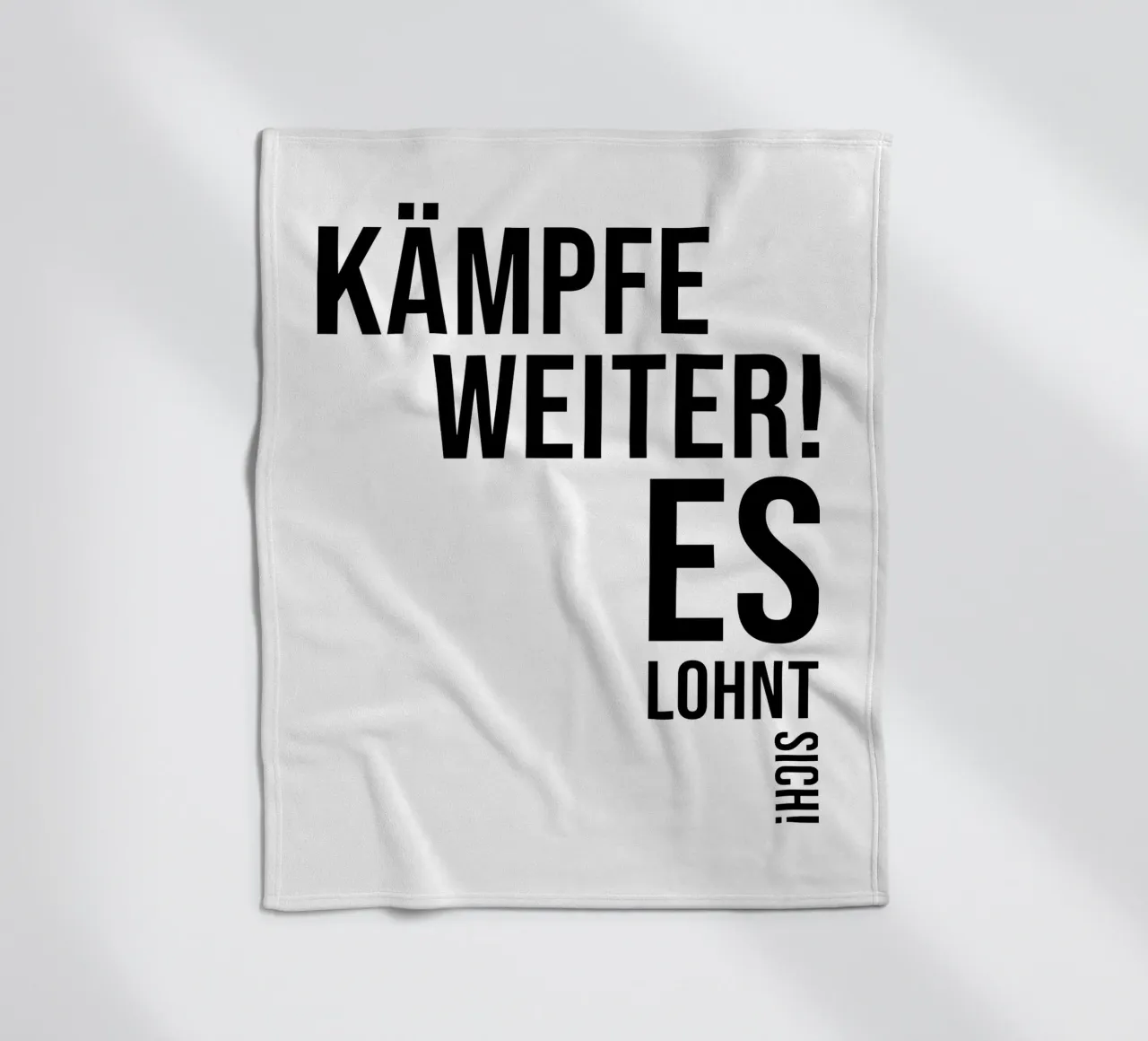 Combattere coperta in pile da YV TYPOGRAPHY