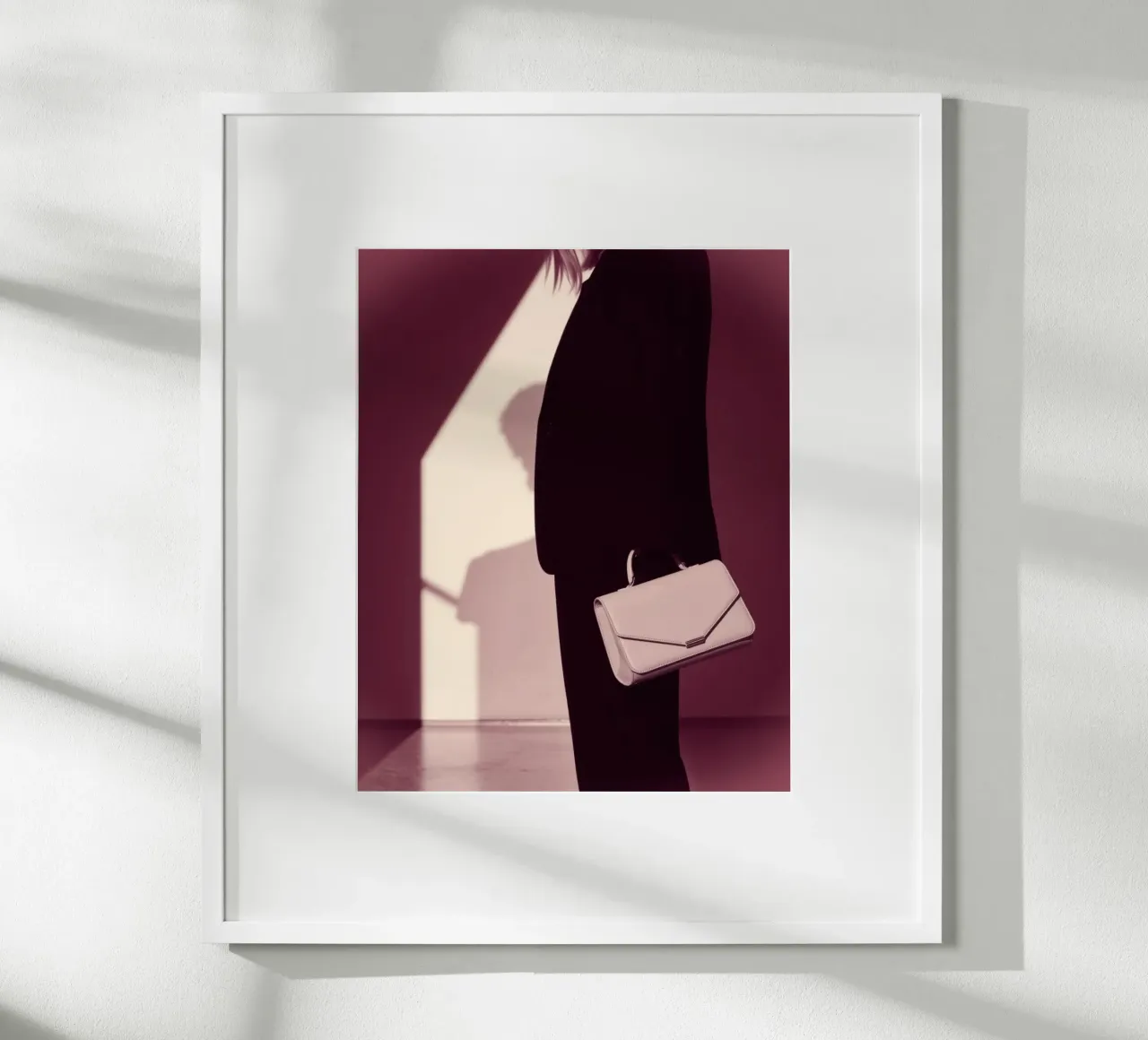 Impero di velluto poster con telaio in plastica da PhotoVibe Decor