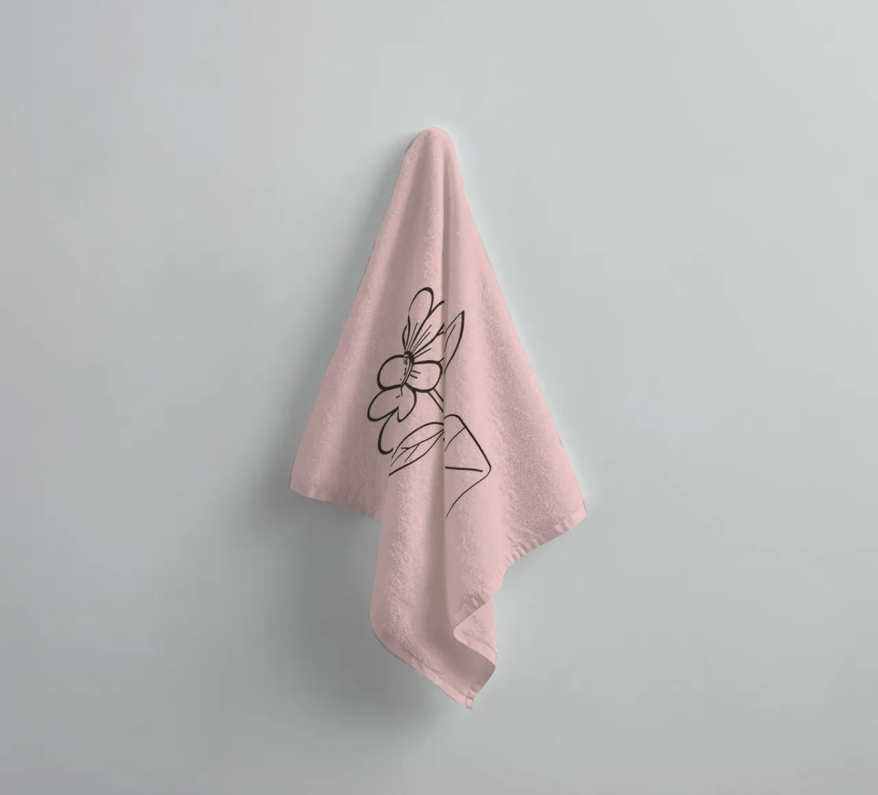 Fiore semplice in un vaso di vetro con un'arte rosa pastello asciugamano da bagno da DesignDoodle