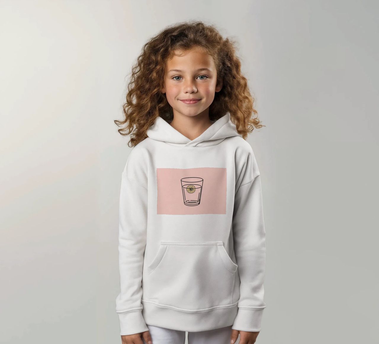 Bevanda rinfrescante in un bicchiere trasparente con una fetta di limone felpa bambino con cappuccio da DesignDoodle