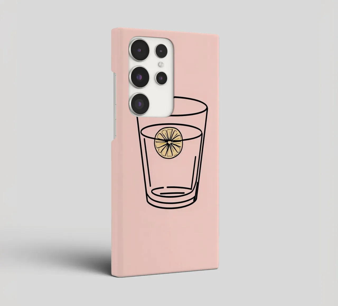 Bevanda rinfrescante in un bicchiere trasparente con una fetta di limone cover samsung da DesignDoodle