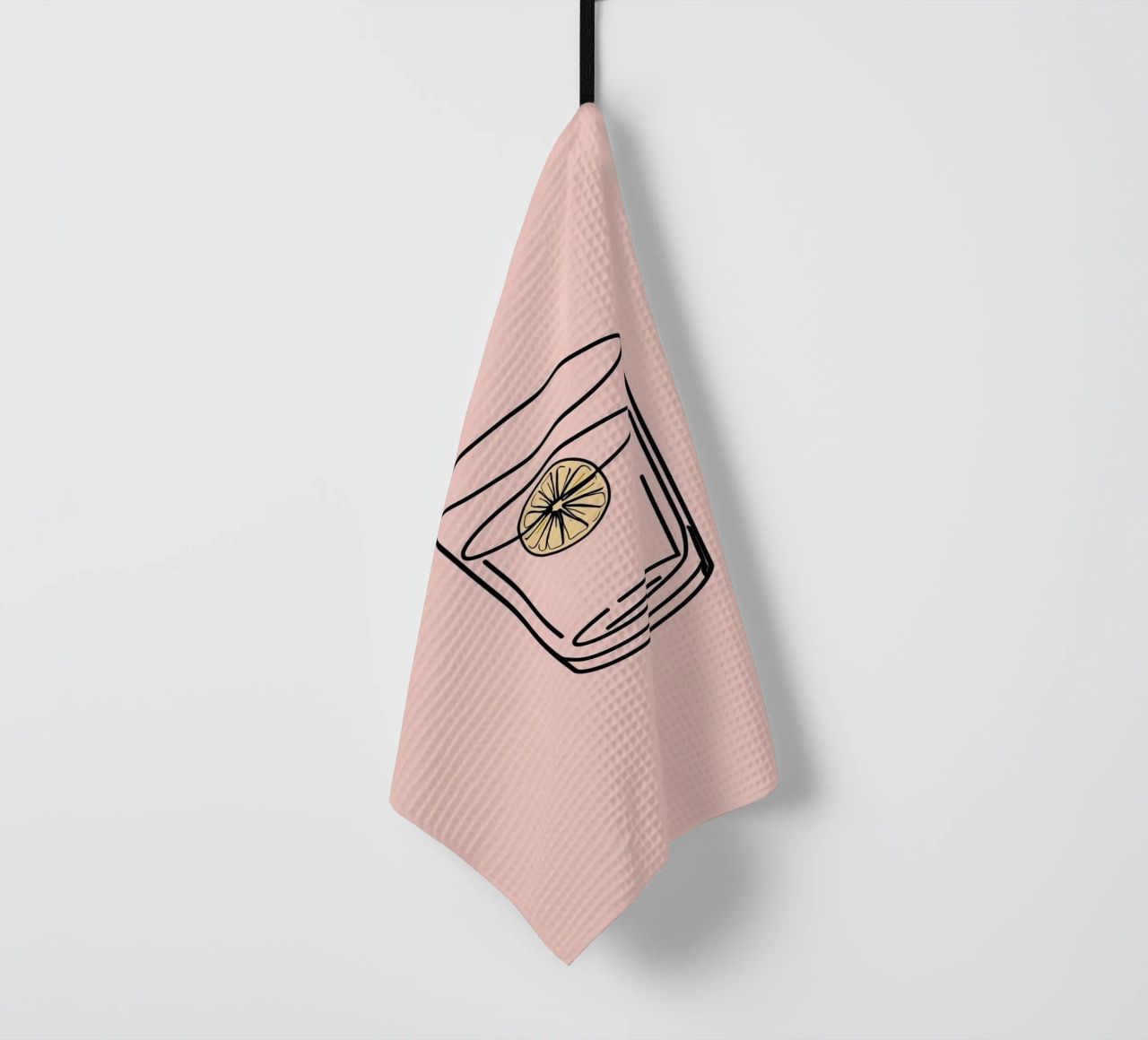 Bevanda rinfrescante in un bicchiere trasparente con una fetta di limone canovaccio da cucina da DesignDoodle