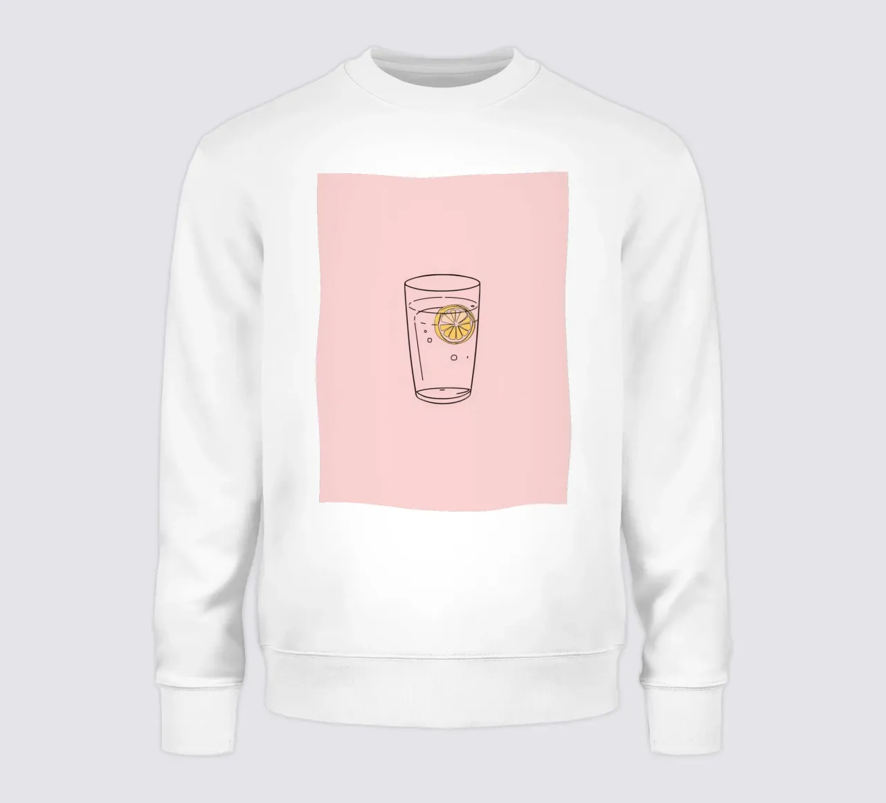 Erfrischungsgetränk, serviert in einem klaren Glas mit Zitronenscheibe Sweatshirt von DesignDoodle