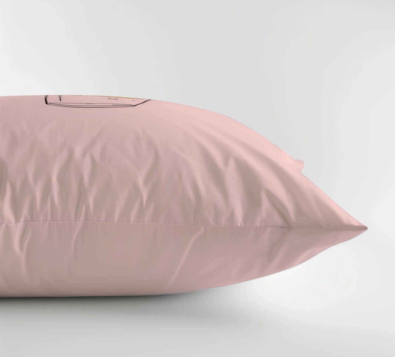 Bevanda rinfrescante servita in un bicchiere trasparente con fetta di limone cuscino da DesignDoodle