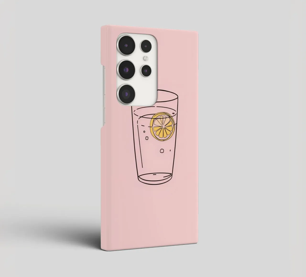 Bevanda rinfrescante servita in un bicchiere trasparente con fetta di limone cover samsung da DesignDoodle