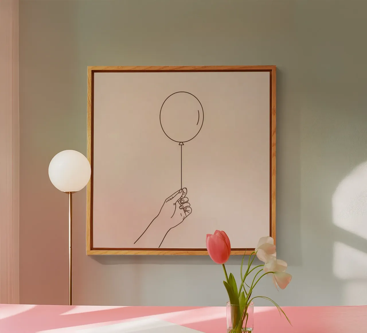 Mano che tiene un palloncino singolo rosa pastello simboleggia la gioia plexiglass da DesignDoodle