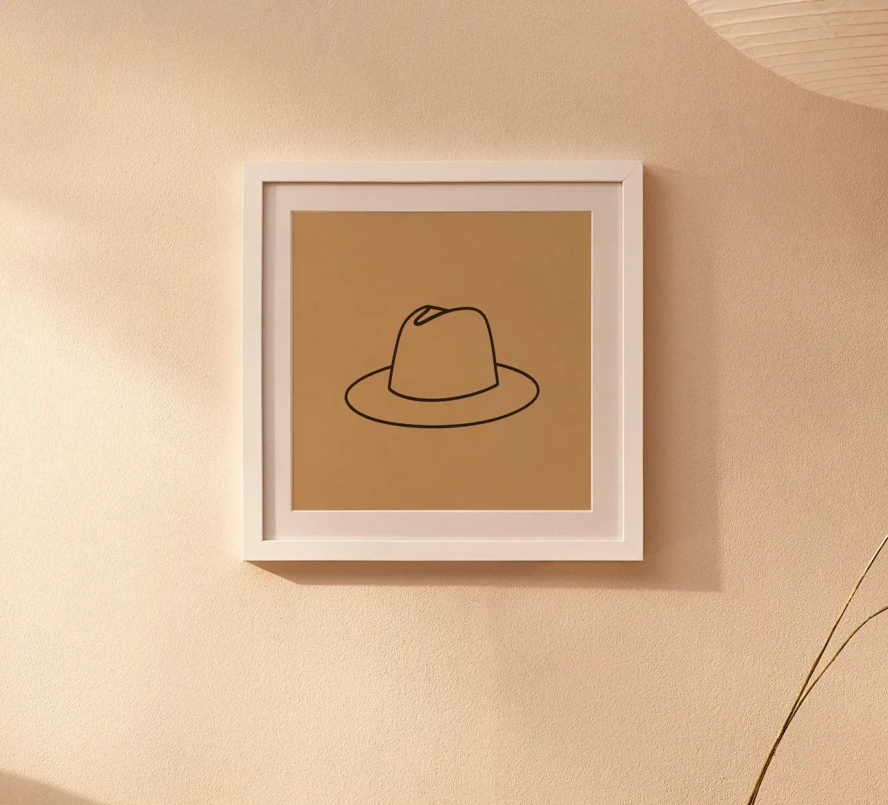 Dessin au trait minimaliste d'un chapeau affiché en art brun neutre hahnemühle de DesignDoodle