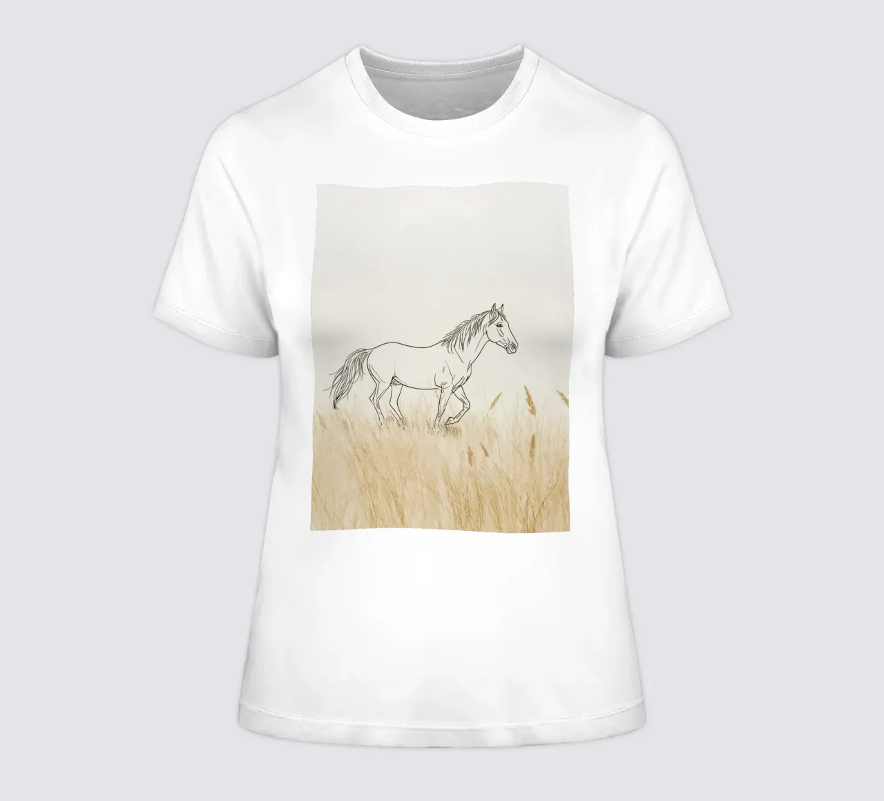 Caballo caminando entre hierba dorada en un prado tranquilo camiseta de mujer de DesignDoodle