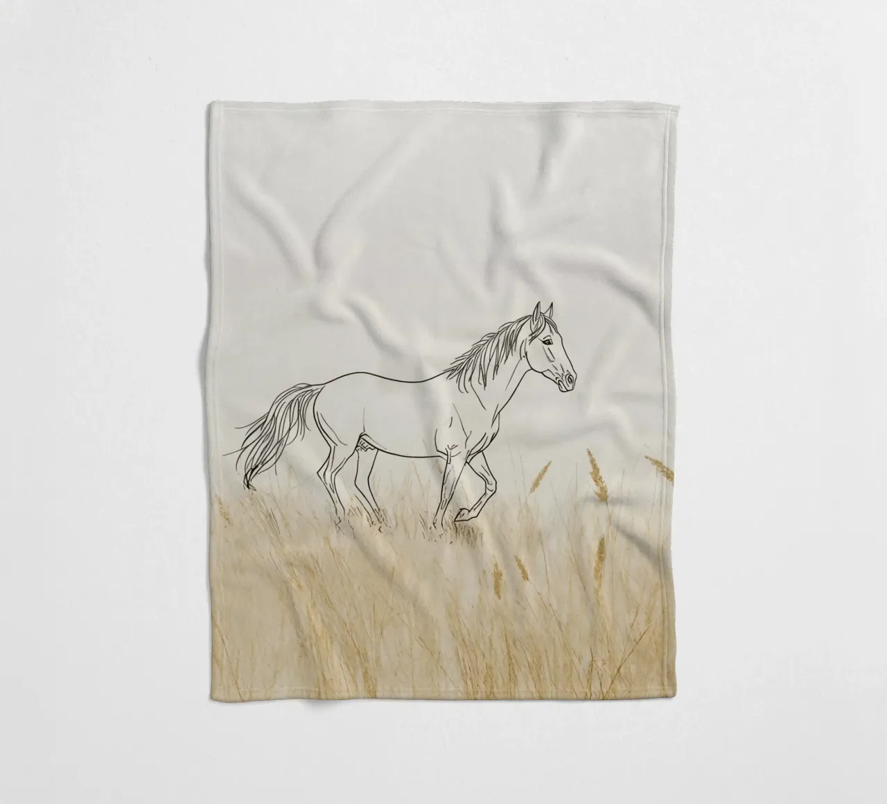 Cavallo che cammina tra l'erba dorata in un prato tranquillo coperta in pile da DesignDoodle